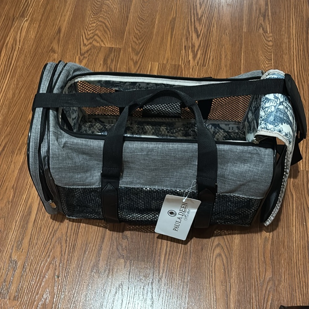 Pet carrier